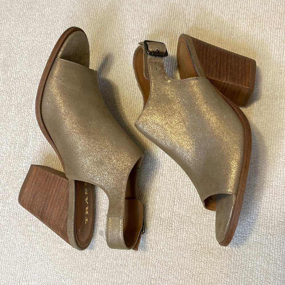 Trask Metallic Parker Sandal Women's Size 7 NWOT